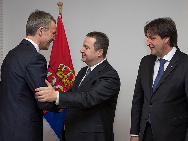 stoltenberg_serbi_predateli_reg-big